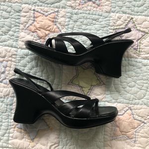 Black size 8 strap sandal chunky heels